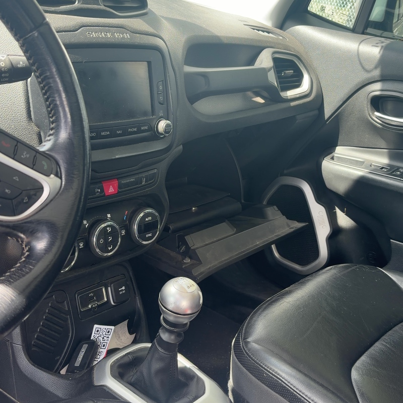 Personenauto, Jeep, Renegade, 1.6 MultiJet Limited, 2015 – foto 8 – kavel bij Domeinen Roerende Zaken, Soesterberg