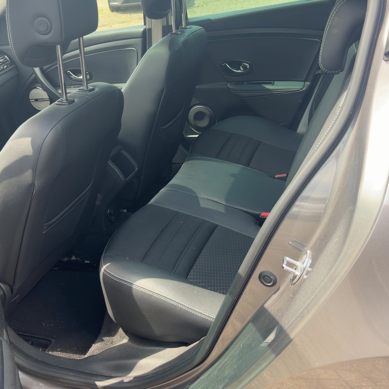 Personenauto, Renault, Mégane, 1.2 TCe Bose, 2015 – foto 10 – kavel bij Domeinen Roerende Zaken, Soesterberg
