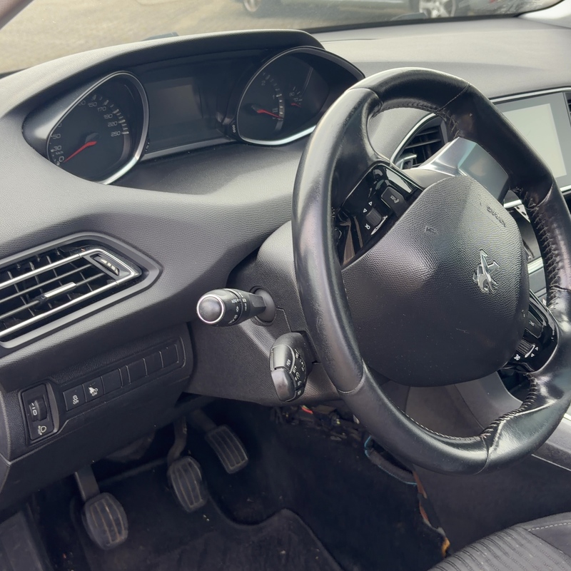 Personenauto, Peugeot, 308 SW, 1.6 BlueHDI Blue Lease Executive, 2014 – foto 10 – kavel bij Domeinen Roerende Zaken, Soesterberg