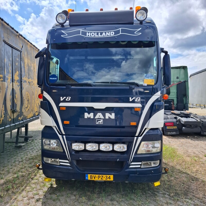 Vrachtwagen, MAN, TGX 41.680 8x4/4, 2009 – foto 2 – kavel bij Domeinen Roerende Zaken, Soesterberg