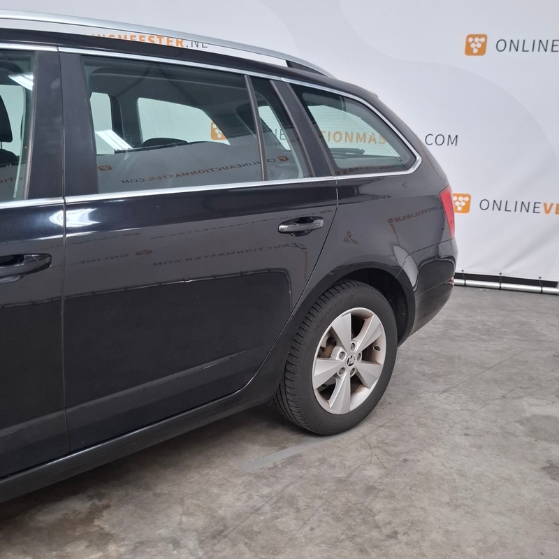 Personenauto, Skoda, Octavia Combi 2.0 TDI Greentec, 2015 – foto 8 – kavel bij Domeinen Roerende Zaken, Soesterberg