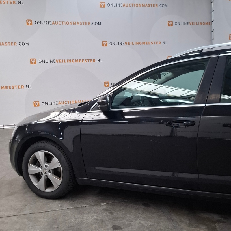 Personenauto, Skoda, Octavia Combi 2.0 TDI Greentec, 2015 – foto 9 – kavel bij Domeinen Roerende Zaken, Soesterberg