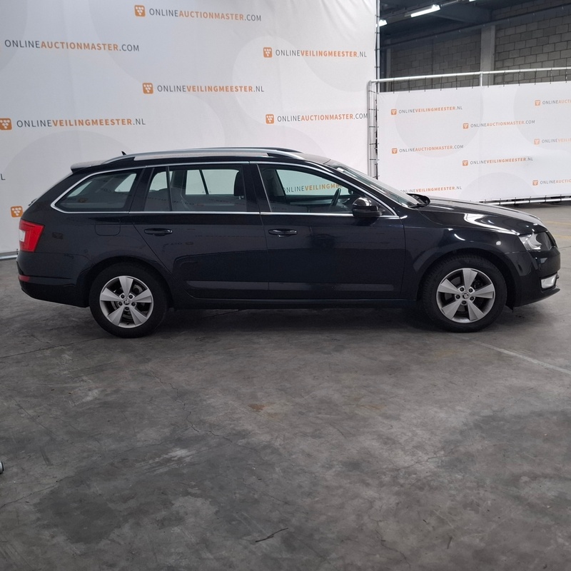 Personenauto, Skoda, Octavia Combi 2.0 TDI Greentec, 2015 – foto 3 – kavel bij Domeinen Roerende Zaken, Soesterberg