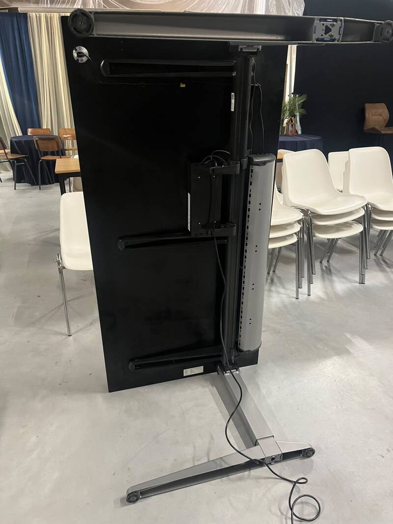Elektrisch verstelbaar bureau | 160x80 cm, Ahrend, Ahorn – foto 5 – kavel bij Onlineveilingmeester, Raalte