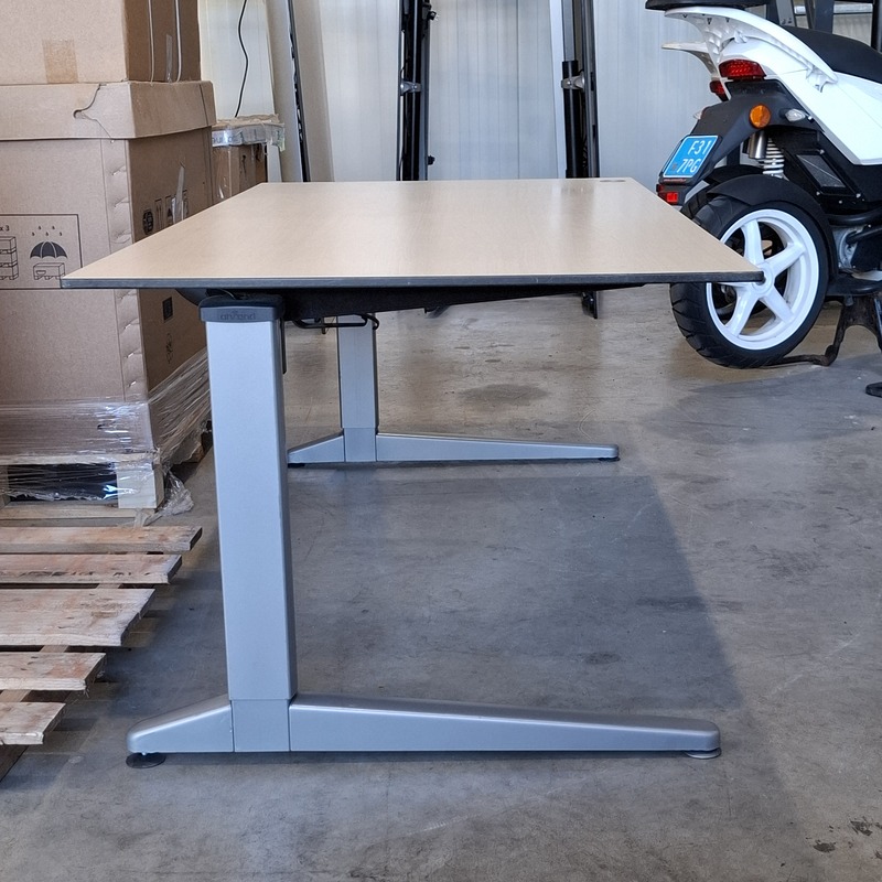 Elektrisch verstelbaar bureau | 160x80 cm, Ahrend, Ahorn – foto 2 – kavel bij Onlineveilingmeester, Raalte
