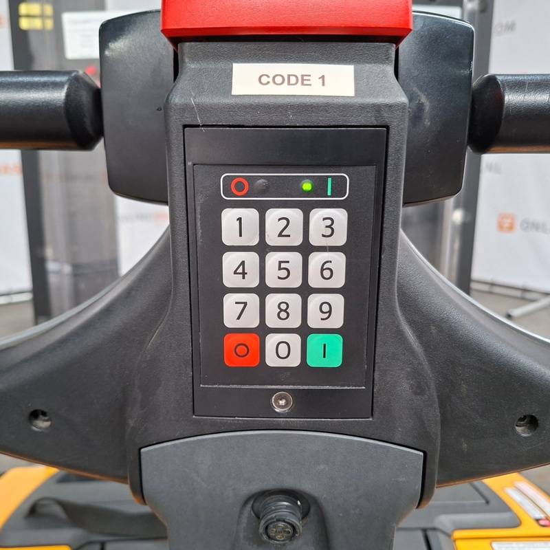 Elektrische stapelaar, Toyota, SWE120L - DXT 2700 - BT Staxio – foto 9 – kavel bij Domeinen Roerende Zaken, Soesterberg