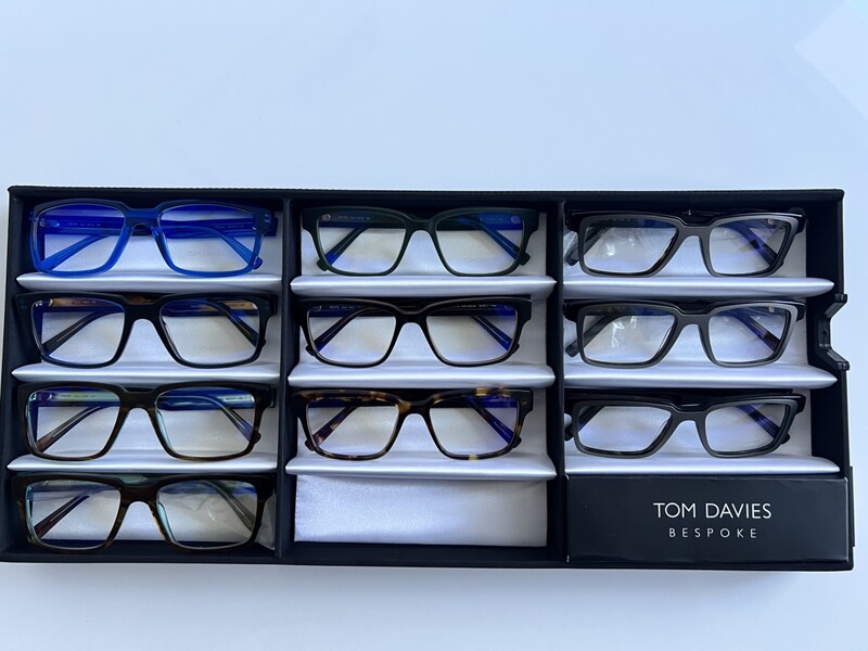 Ca. 10x Optische monturen, Tom Davies, in luxe opbergdoos/displaytray