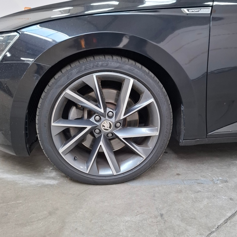Personenauto, Skoda, Superb 2.0 DSG 200kw 4x4, 2019 – foto 10 – kavel bij Domeinen Roerende Zaken, Soesterberg