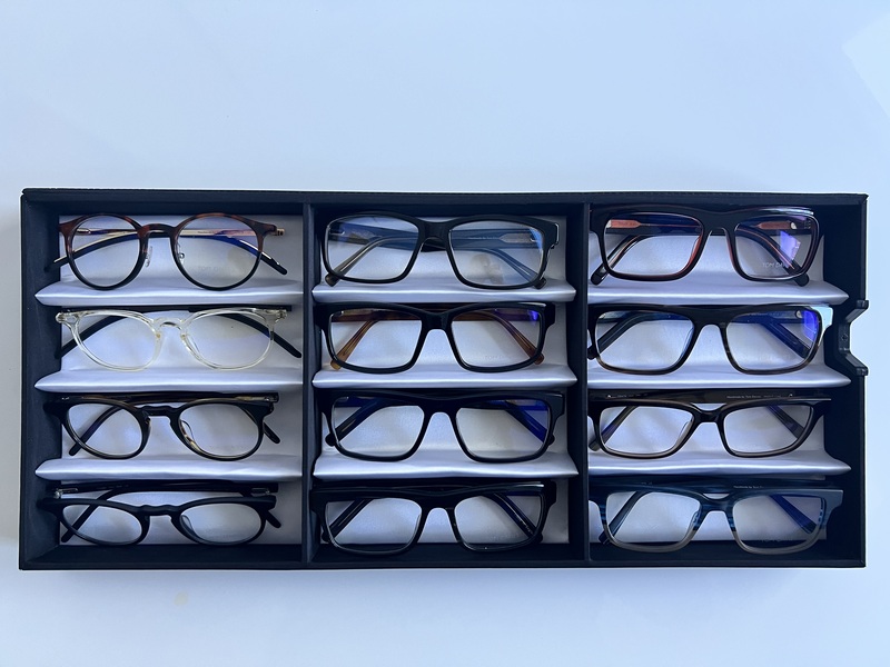 Ca. 12x Optische monturen, Tom Davies, in luxe opbergdoos/displaytray