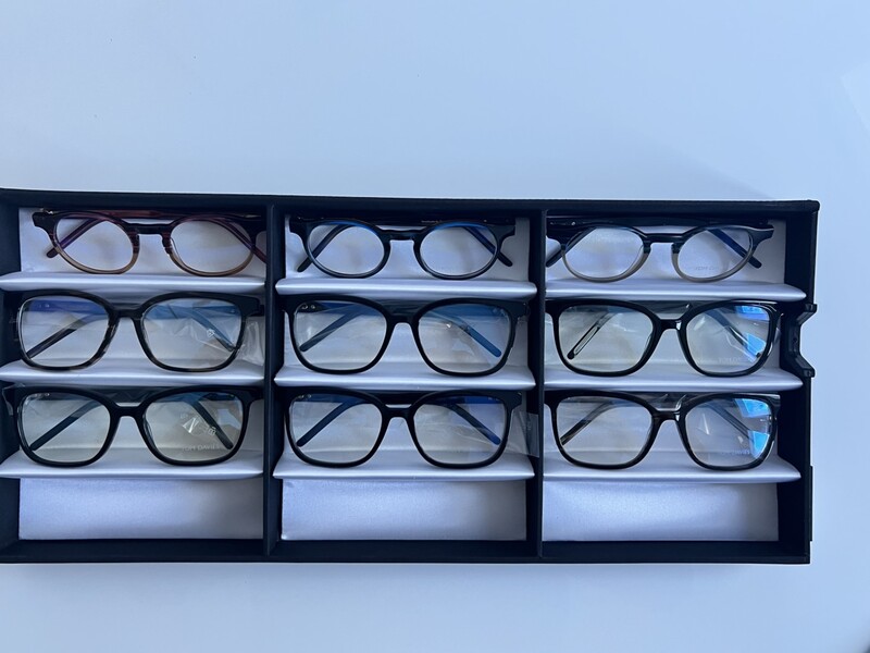 9x Optische monturen, Tom Davies, in luxe opbergdoos/displaytray