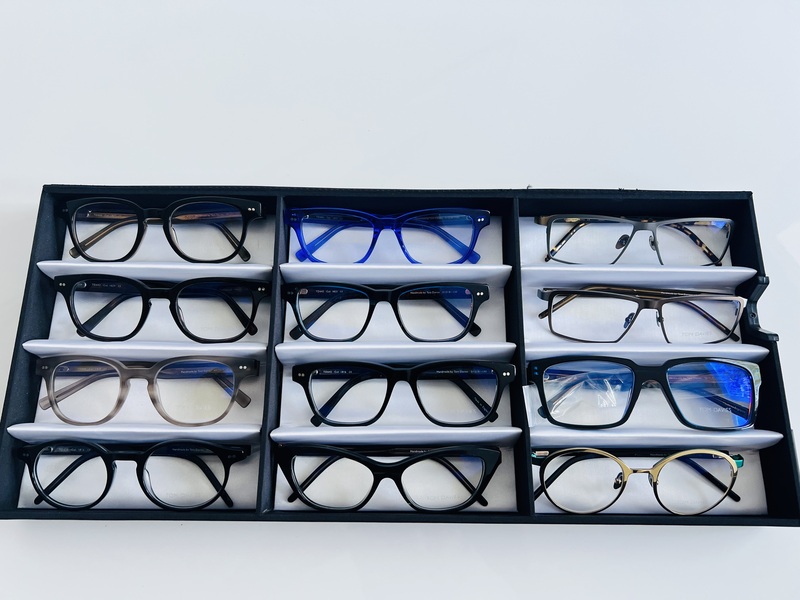 Ca. 12x Optische monturen, Tom Davies, in luxe opbergdoos/displaytray