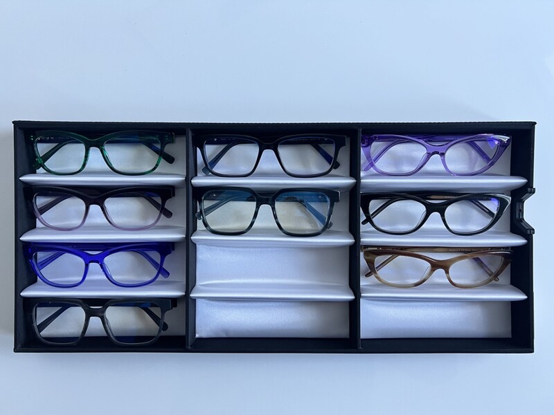 9x Optische monturen, Tom Davies, in luxe opbergdoos/displaytray