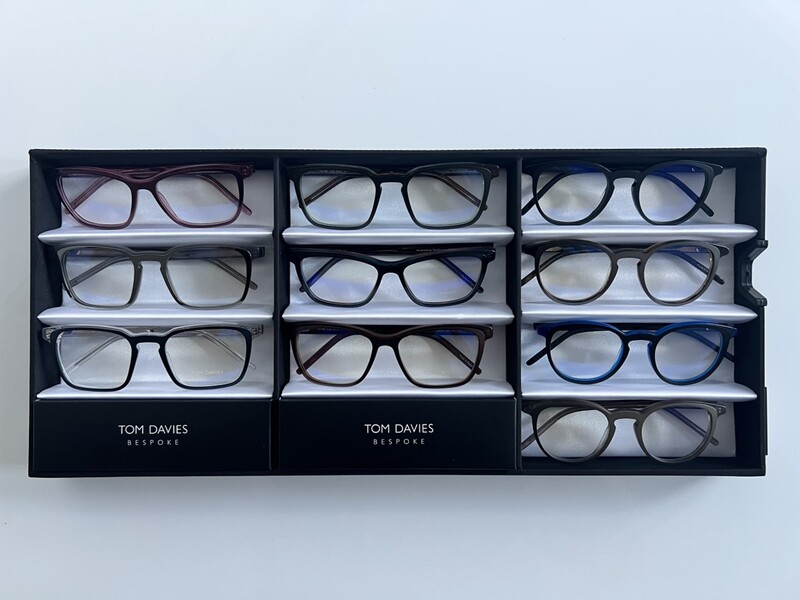 Ca. 10x Optische monturen, Tom Davies, in luxe opbergdoos/displaytray