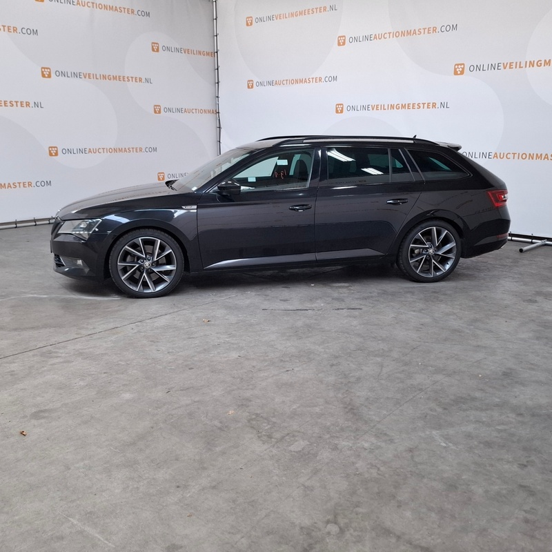 Personenauto, Skoda, Superb 2.0 DSG 200kw 4x4, 2019 – foto 7 – kavel bij Domeinen Roerende Zaken, Soesterberg