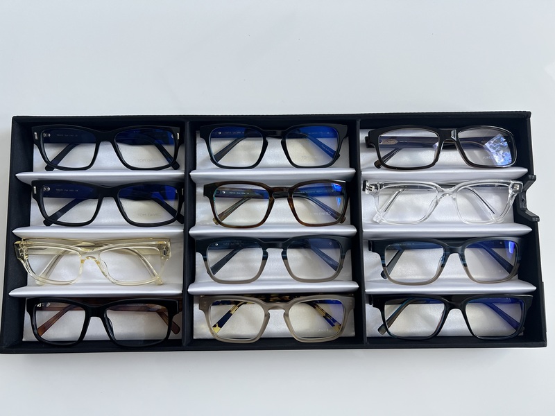 Ca. 12x Optische monturen, Tom Davies, in luxe opbergdoos/displaytray
