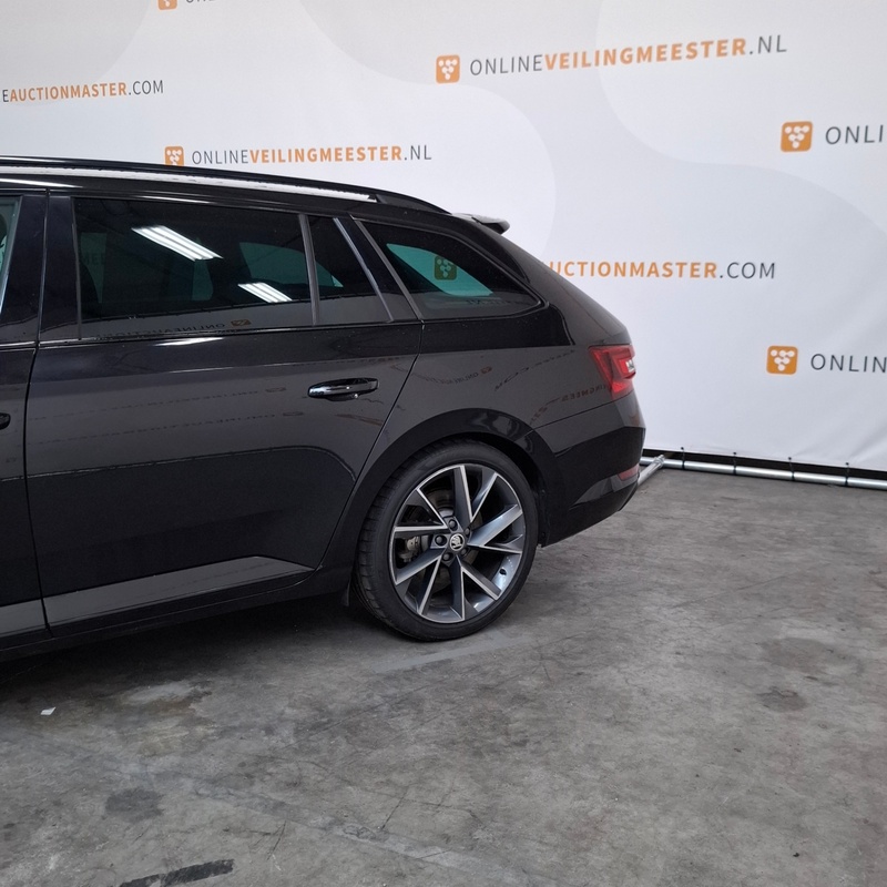 Personenauto, Skoda, Superb 2.0 DSG 200kw 4x4, 2019 – foto 8 – kavel bij Domeinen Roerende Zaken, Soesterberg
