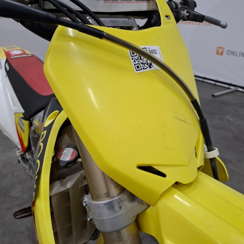 Crossmotor, Suzuki, RM Z250, 2021 – foto 4 – kavel bij Domeinen Roerende Zaken, Soesterberg