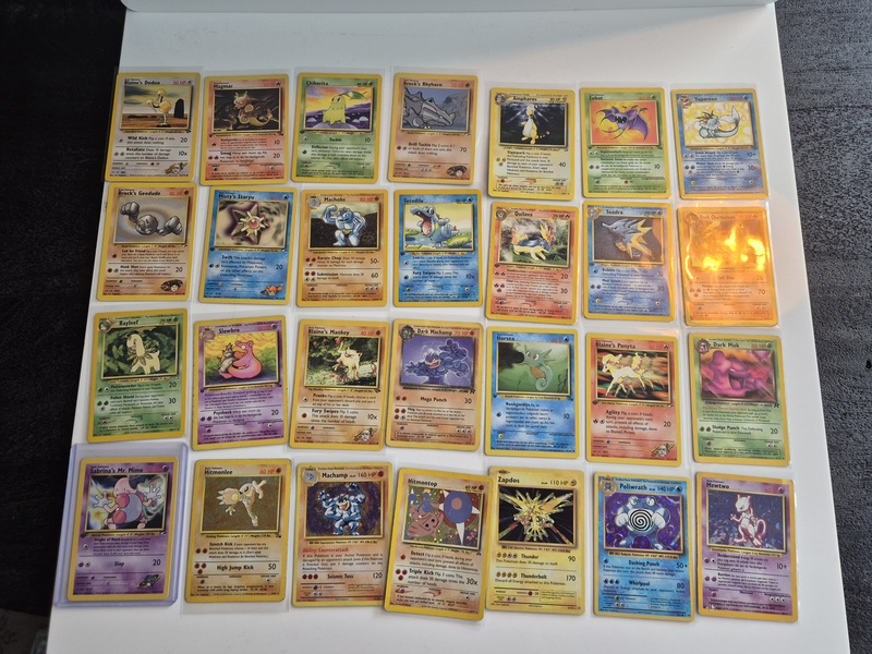 Collectie vintage Pokémon kaarten, o.a. Holo's & First Editions