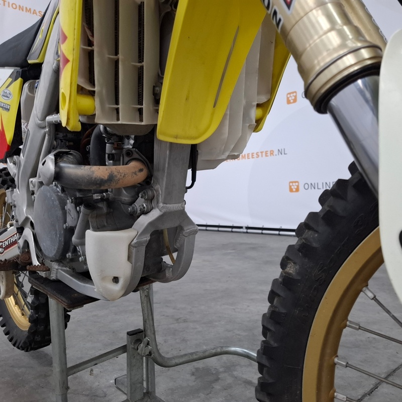 Crossmotor, Suzuki, RM Z250, 2021 – foto 6 – kavel bij Domeinen Roerende Zaken, Soesterberg