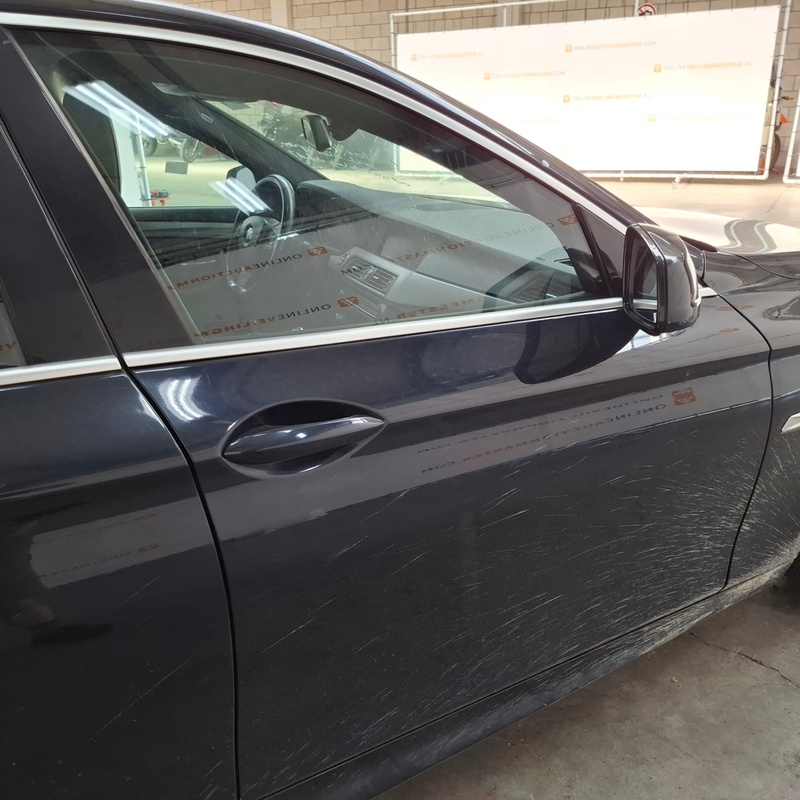 Personenauto, BMW, 520i Executive M Sport, 520i Executive M Sport, 2013 – foto 6 – kavel bij Domeinen Roerende Zaken, Soesterberg
