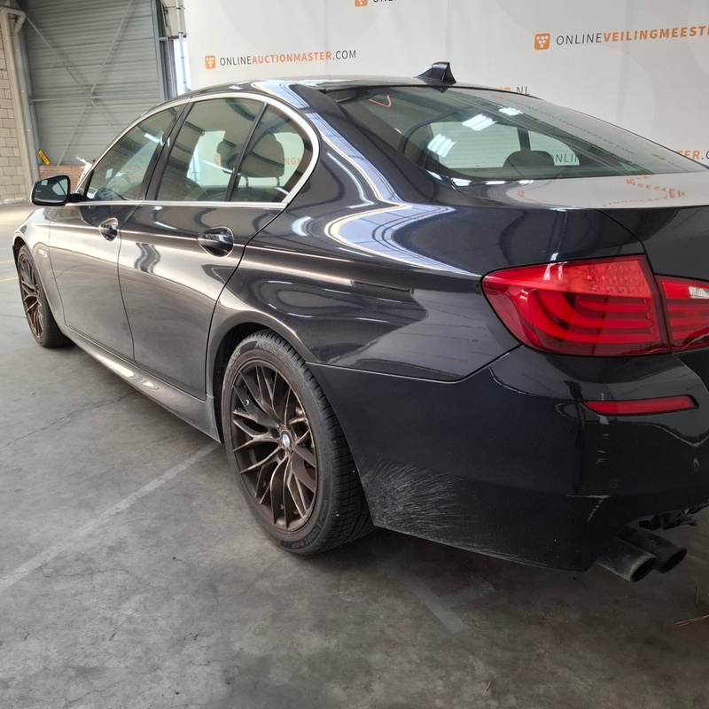 Personenauto, BMW, 520i Executive M Sport, 520i Executive M Sport, 2013 – foto 10 – kavel bij Domeinen Roerende Zaken, Soesterberg