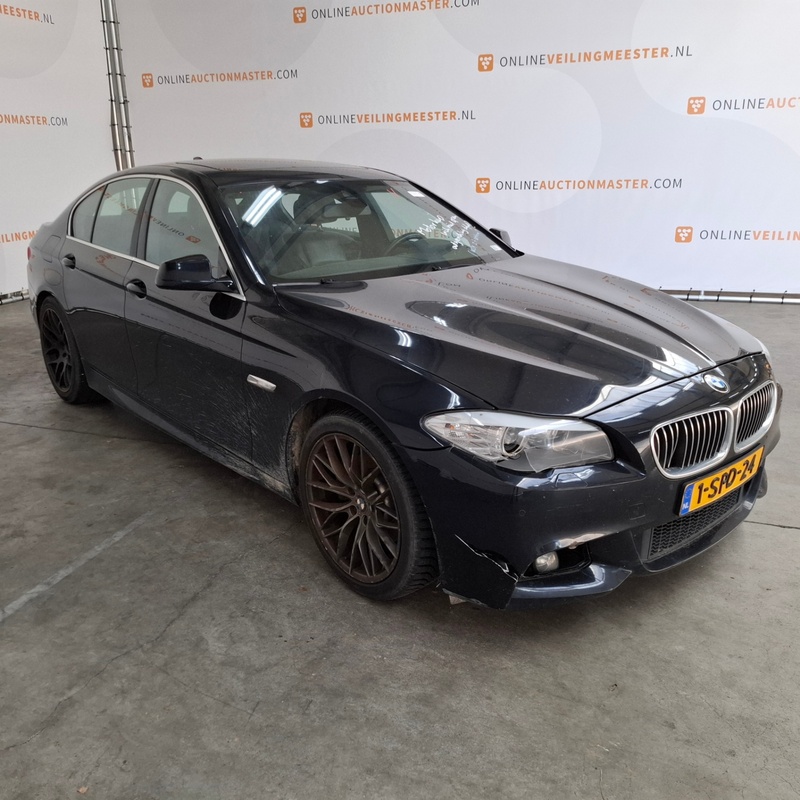 Personenauto, BMW, 520i Executive M Sport, 520i Executive M Sport, 2013 – foto 3 – kavel bij Domeinen Roerende Zaken, Soesterberg