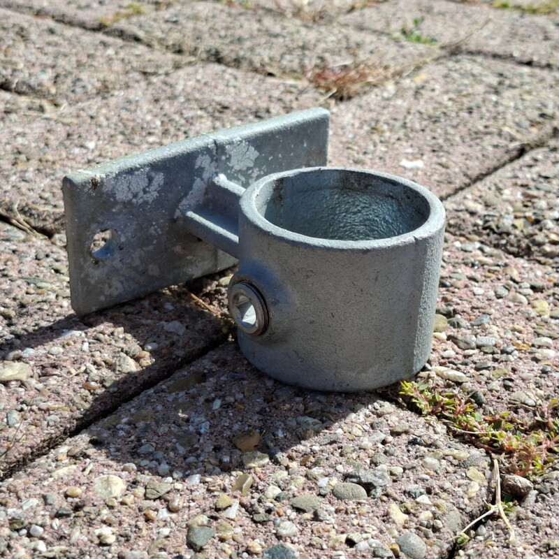 Partij steigerbuis koppelstukken | muurbevestiging/leuningdrager