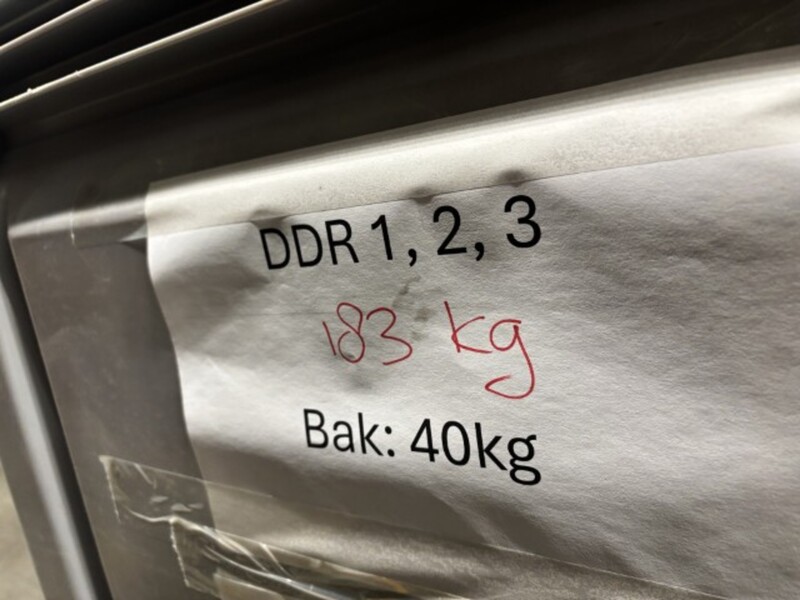 Demontage artikelen ICT – foto 4 – kavel bij Domeinen Roerende Zaken, Hoogeveen