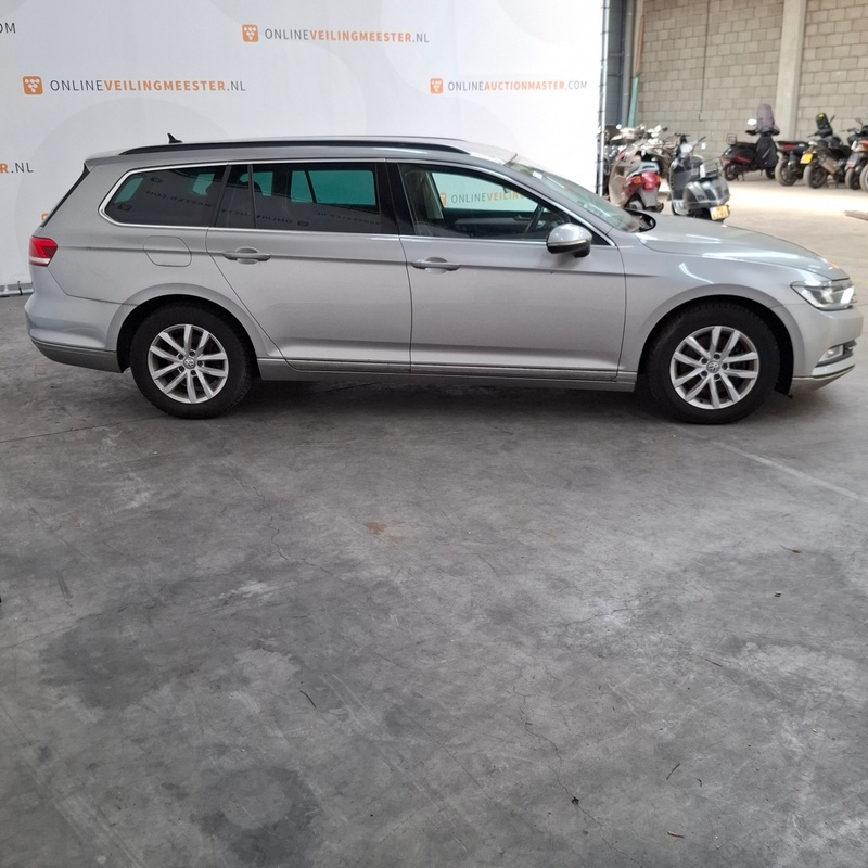Personenauto, Volkswagen, Passat Variant, 2017 – foto 3 – kavel bij Domeinen Roerende Zaken, Soesterberg
