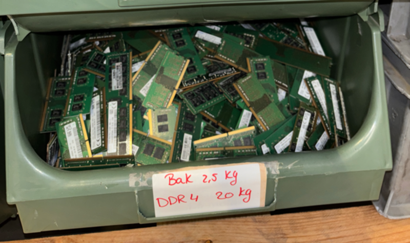 Ca. 20KG DDR4 server/laptop geheugen – kavel bij Domeinen Roerende Zaken, Hoogeveen