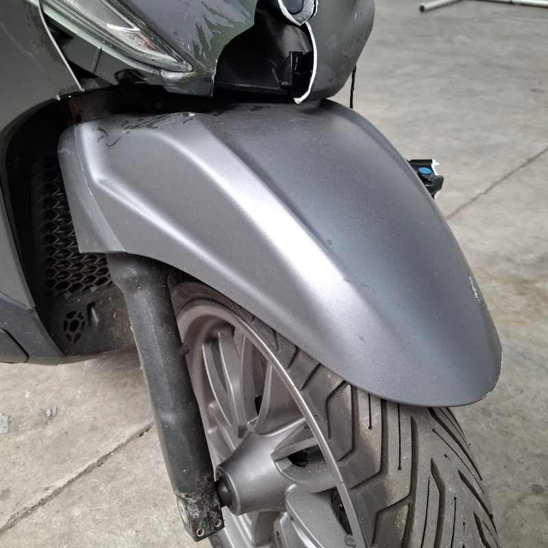 Motorscooter, Piaggio, Beverly 400 HPE, 2023 – foto 6 – kavel bij Domeinen Roerende Zaken, Soesterberg
