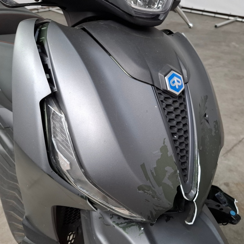 Motorscooter, Piaggio, Beverly 400 HPE, 2023 – foto 4 – kavel bij Domeinen Roerende Zaken, Soesterberg