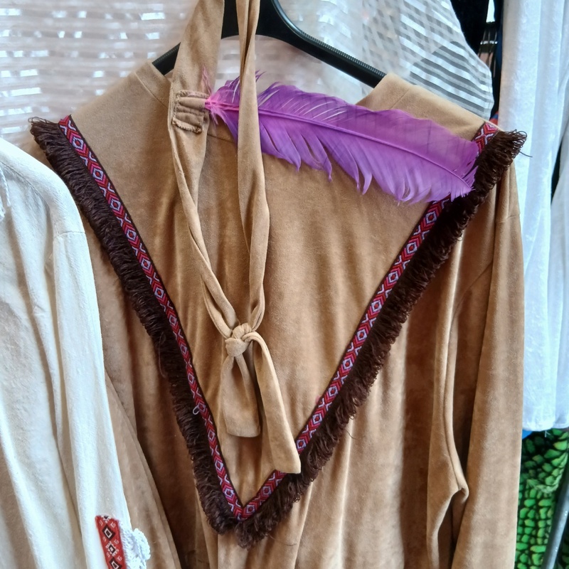 Ca. 29x Eskimo en indianen feestkleding – foto 6 – kavel bij Onlineveilingmeester, Drachten