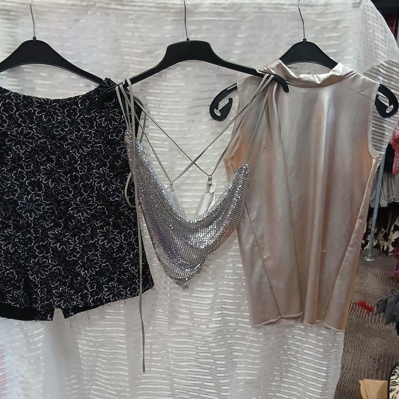 Ca. 52x Feestkleding goud zwart en zilver – foto 5 – kavel bij Onlineveilingmeester, Drachten