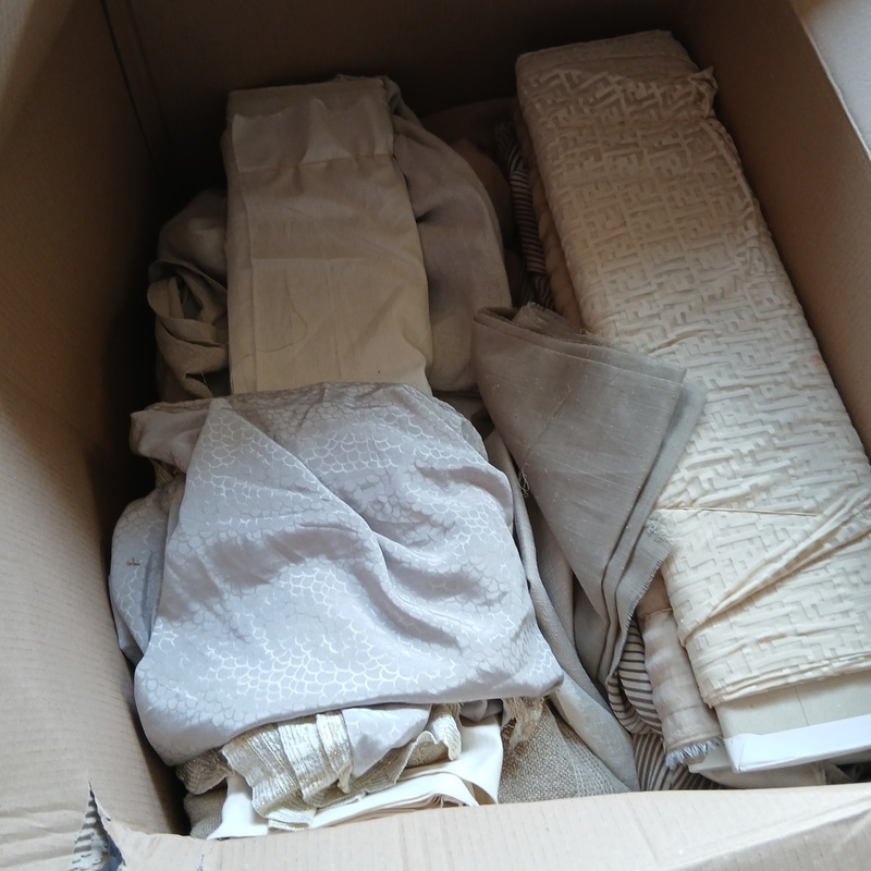 Palletdozen met diverse stoffen