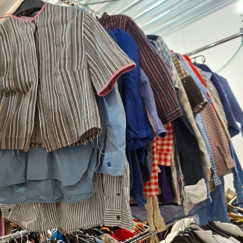 Ca. 54x Blouses en boeren kieltjes