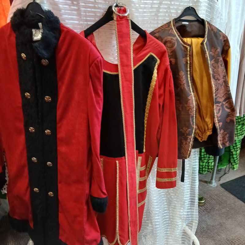 Ca. 66x Russische tsaar outfits – foto 5 – kavel bij Onlineveilingmeester, Drachten