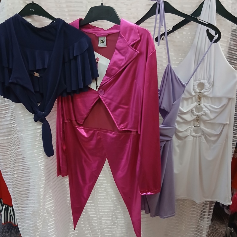 Ca. 67x Carnaval feestkleding – foto 5 – kavel bij Onlineveilingmeester, Drachten