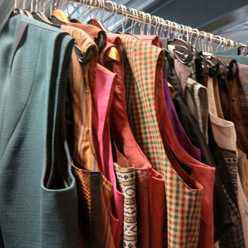 Ca. 76x Giletjes diverse kleuren mannen/netjes