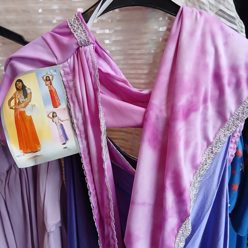 Ca. 108x Aziatische thema outfits – foto 5 – kavel bij Onlineveilingmeester, Drachten