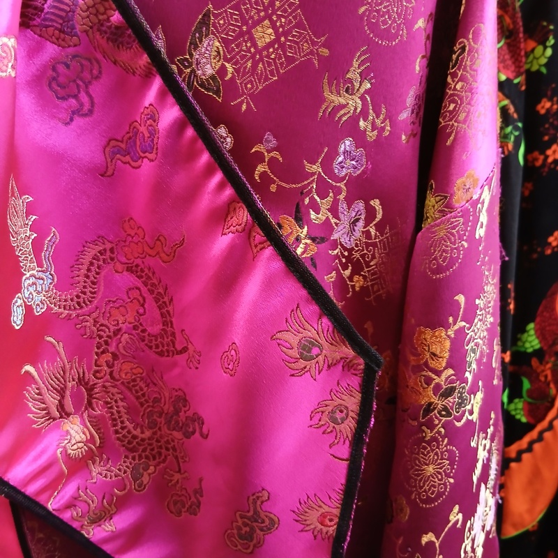 Ca. 101x Chinees oosterse outfits – foto 10 – kavel bij Onlineveilingmeester, Drachten