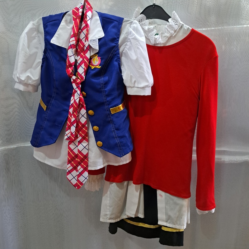 Ca. 89x Schooluniformen – foto 5 – kavel bij Onlineveilingmeester, Drachten