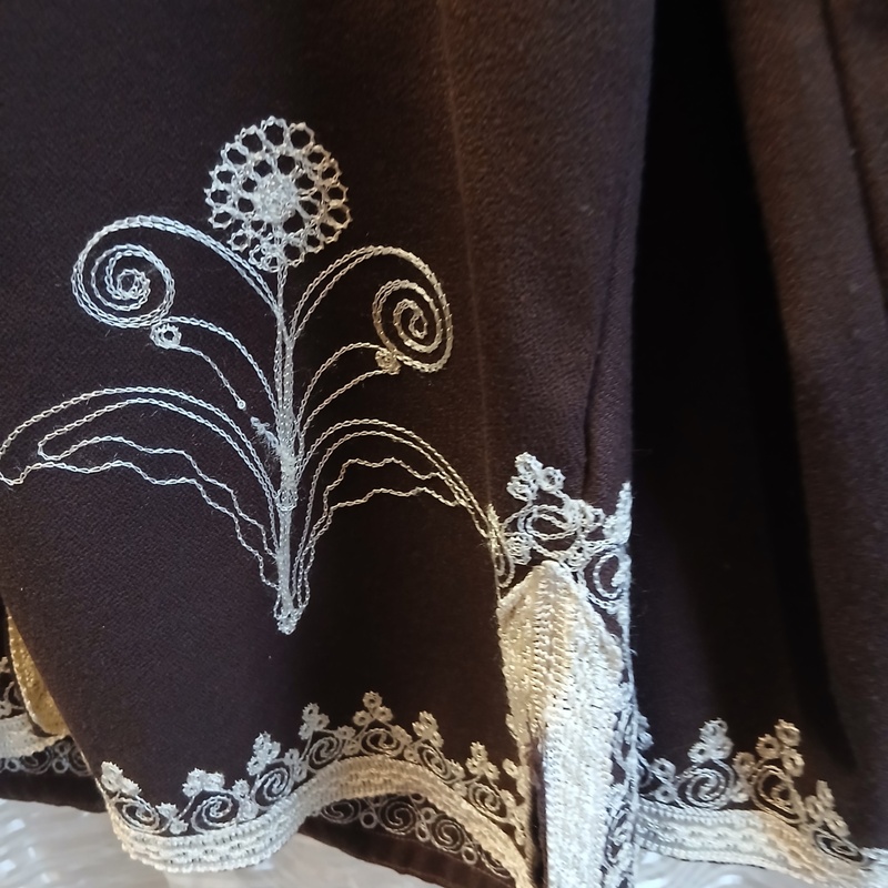 Ca. 45x Oosterse outfits – foto 10 – kavel bij Onlineveilingmeester, Drachten