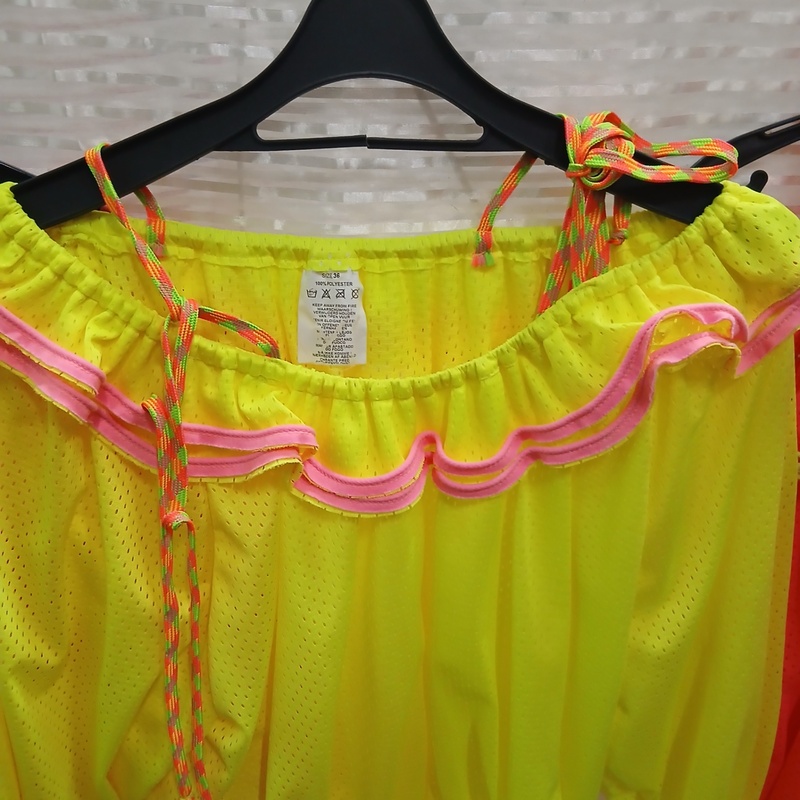 Ca. 107x Carnaval feestkleding neon – foto 3 – kavel bij Onlineveilingmeester, Drachten