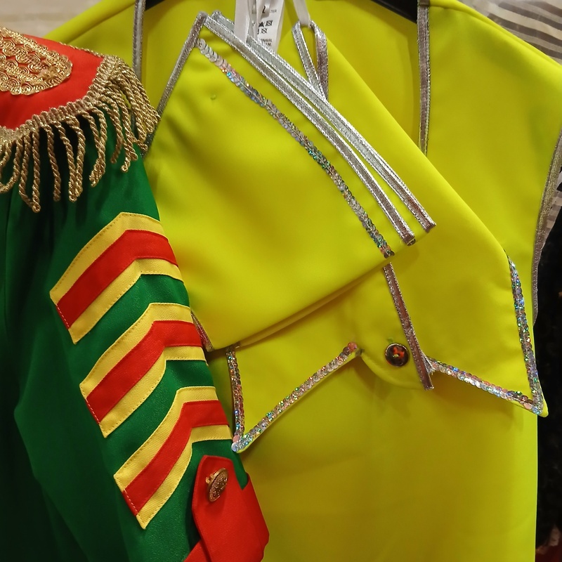 Ca. 92x Carnaval en feestkleding neon – foto 5 – kavel bij Onlineveilingmeester, Drachten