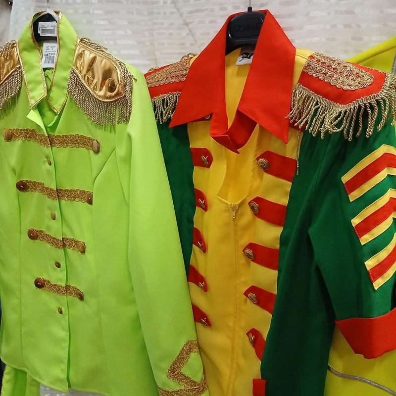 Ca. 92x Carnaval en feestkleding neon – foto 6 – kavel bij Onlineveilingmeester, Drachten