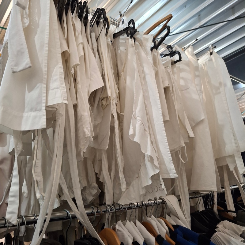 Ca. 35x Hele oude witte schorten