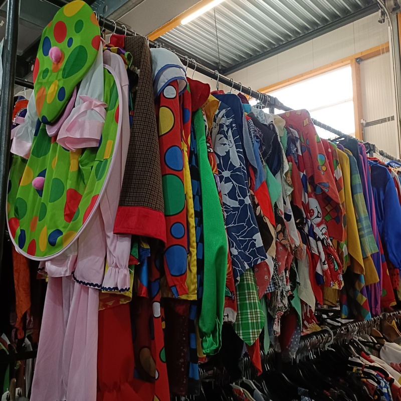 Clowns pakken voor kinderen
