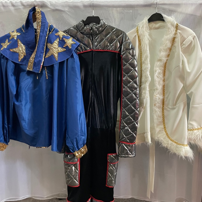 Ca. 45x Sprookjes prinsessenjurken – foto 3 – kavel bij Onlineveilingmeester, Drachten
