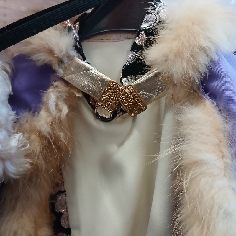Ca. 45x Oosterse outfits – foto 3 – kavel bij Onlineveilingmeester, Drachten